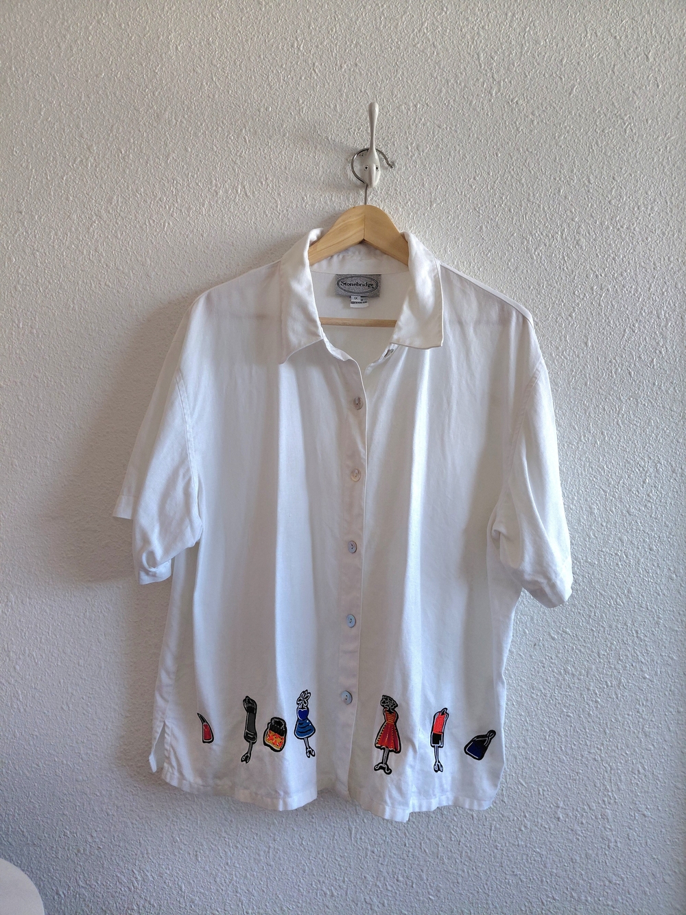 Vtg Stonebridge Womens White Linen 100%  Shortsleeeve Applique Shirt Top